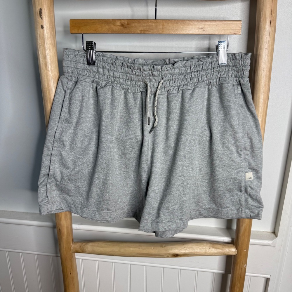 Vuori Halo Performance Short Heather Grey Smocked High Rise Womens L